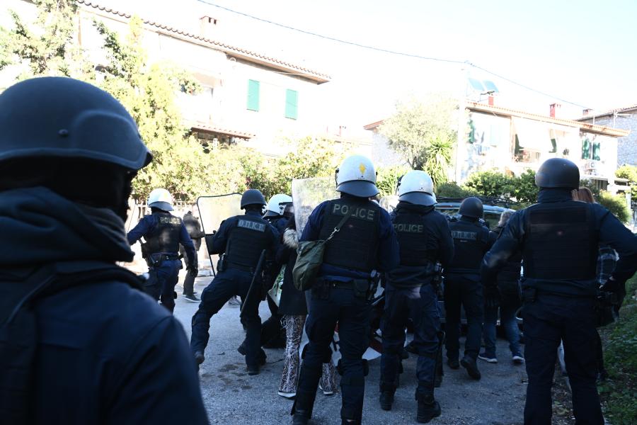 ΑΝΩ ΠΕΤΡΑΛΩΝΑ ΕΞΩΣΗ