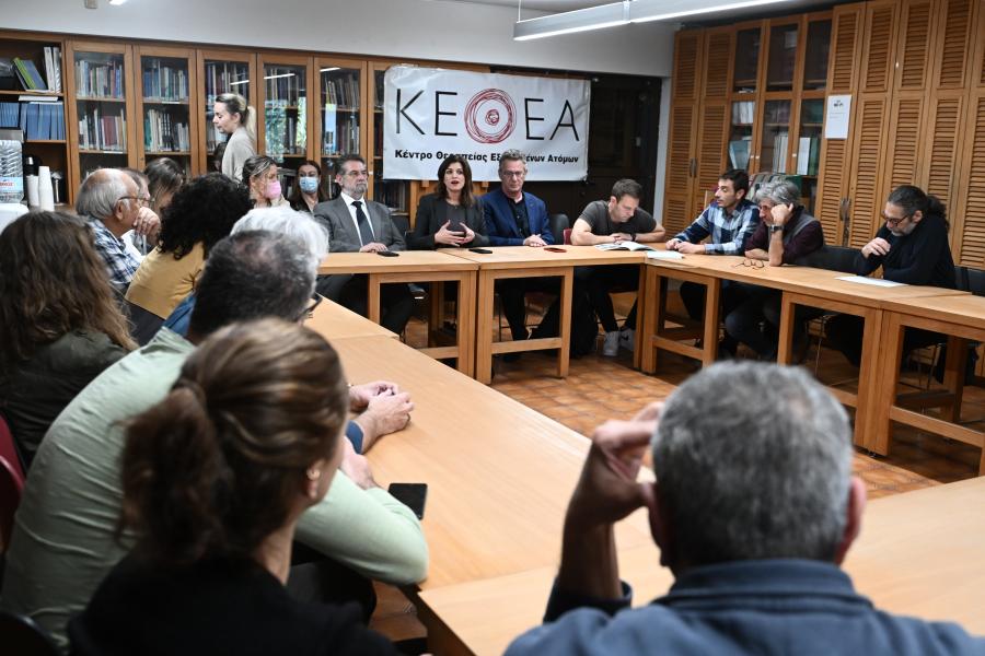 Ο Στέφανος Κασσελάκης στο ΚΕΘΕΑ