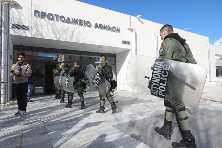12χρονη Κολωνός δίκη ΜΑΤ