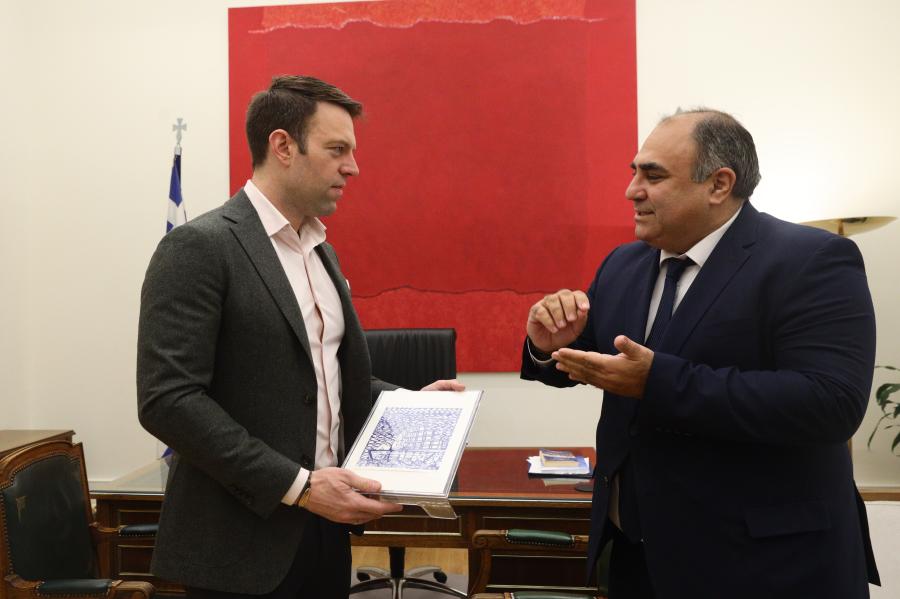 Ο Στέφανος Κασσελάκης με τον πρέσβη της Κύπρου Σταύρο Αυγουστίδη