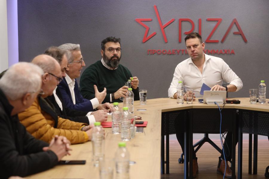 Ο Στέφανος Κασσελάκης σε συνάντηση με την ΓΣΕΕ