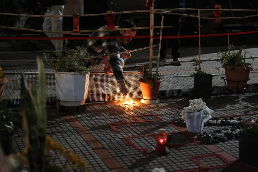 Μαθητές και φοιτητές στη Λάρισα σε συγκέντρωση για το έγκλημα των Τεμπών