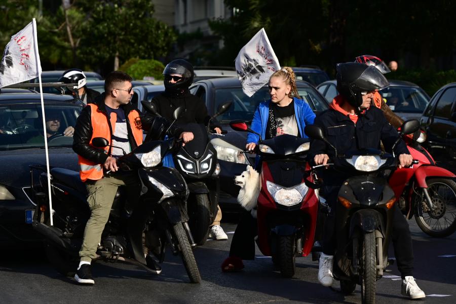 Απεργιακή μοτοπορεία στην Αθήνα 