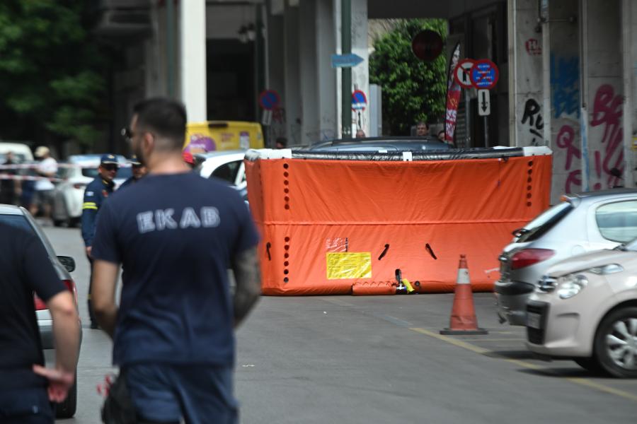 Άνδρας στην Αχαρνών
