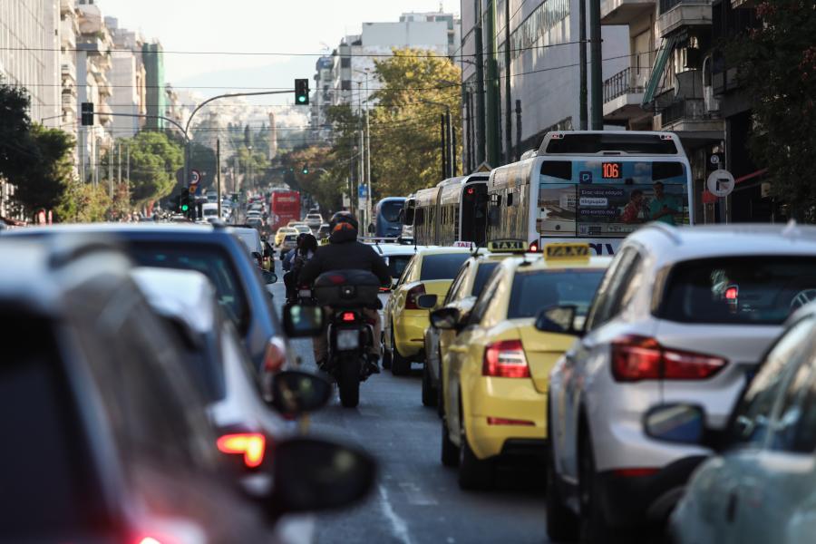 Κίνηση στους δρόμους της Αθήνας