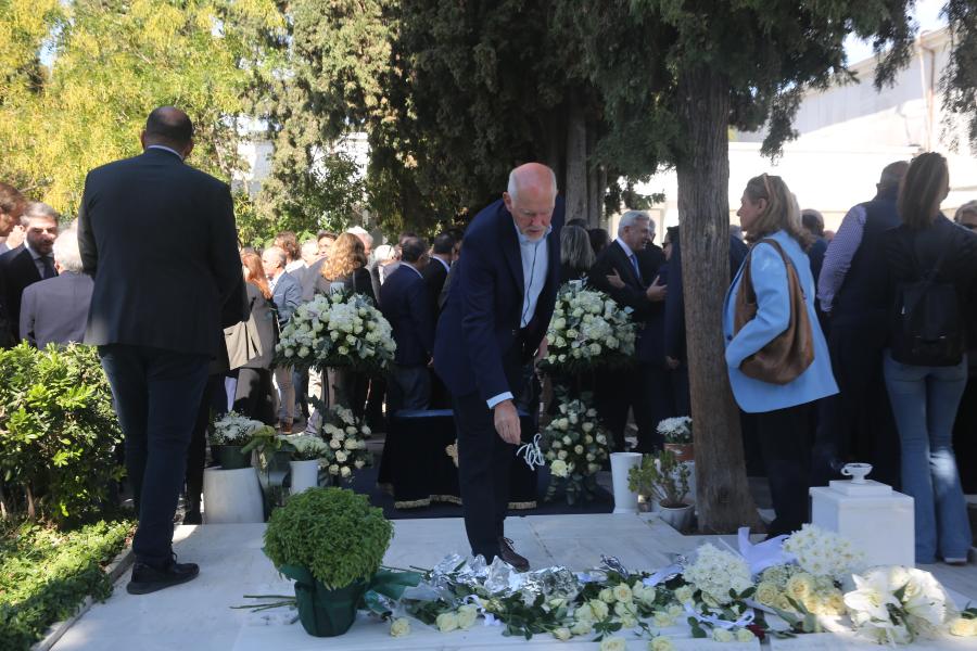 Μνημόσυνο για τα τρία χρόνια από τον θάνατο της Φώφης Γεννηματά, στο Α' Νεκροταφείο Αθηνών