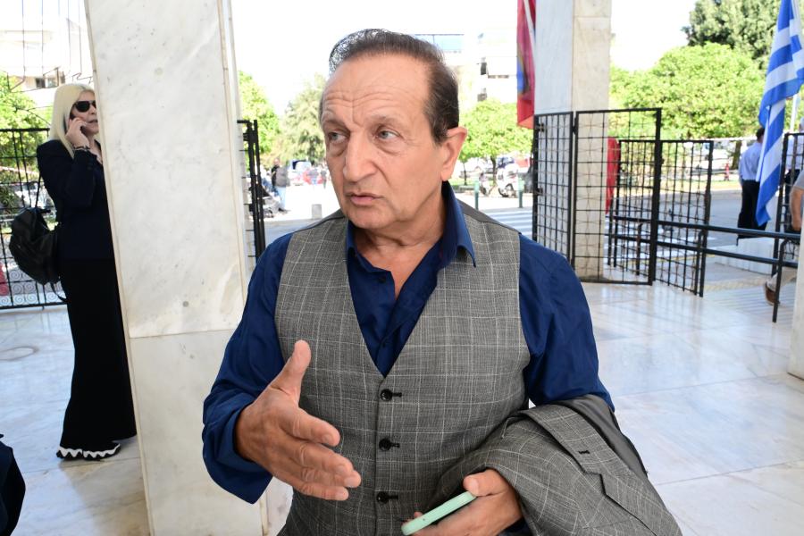 Μίμης Πλέσσας κηδεία