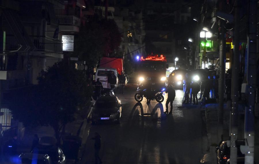 Αστυνομία έξω από το διαμέρισμα στην Ηλιούπολη