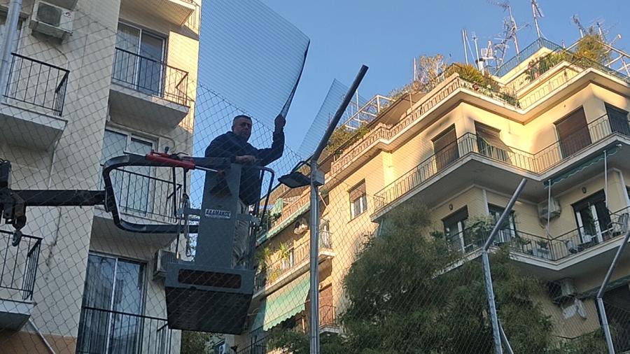 συρματόπλεγμα - Εξάρχεια