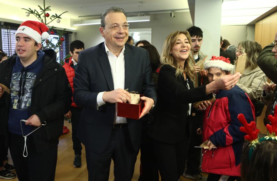 Σωκράτης Φάμελλος Τατιάνα Παπαδοπούλου κάλαντα