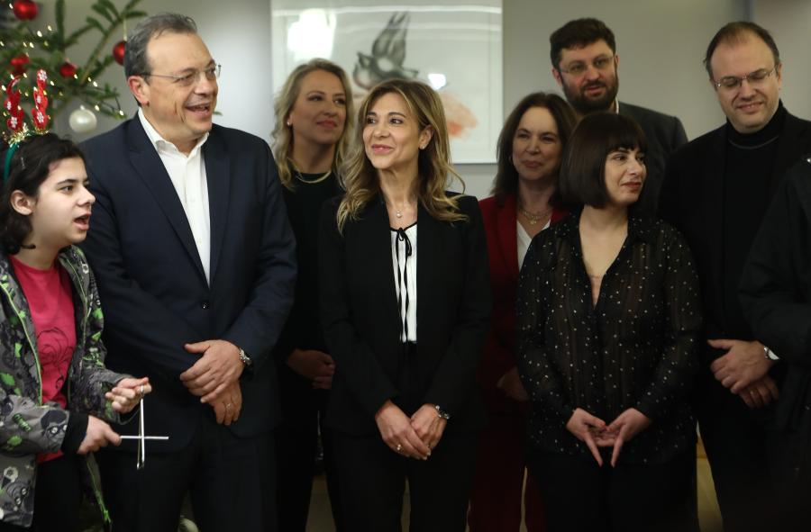 Σωκράτης Φάμελλος Τατιάνα Παπαδοπούλου κάλαντα