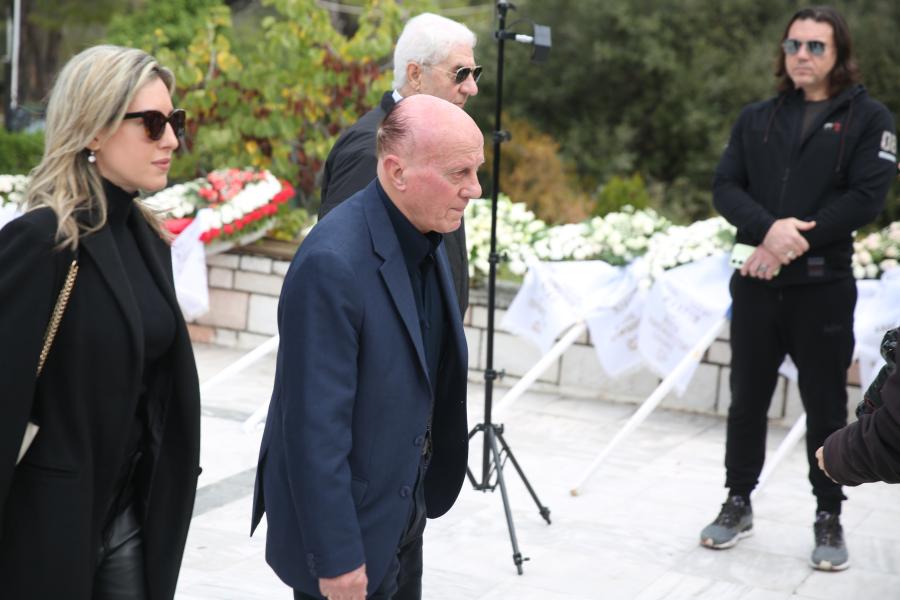 Σαργκάνης κηδεία