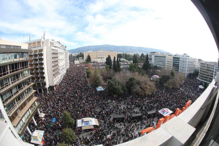 Συλλαλητήριο διαμαρτυρίας στο Σύνταγμα για το σιδηροδρομικό δυστύχημα στα Τέμπη, με κεντρικό σύνθημα «Δεν έχω οξυγόνο», 26/01/2025