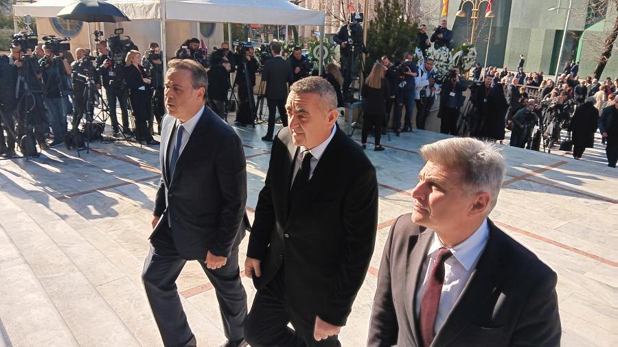 Τίρανα – κηδεία Αναστάσιου 7