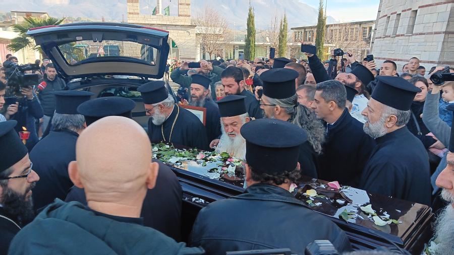 Τίρανα – κηδεία Αναστάσιου 8