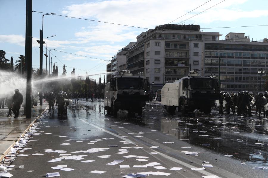 Αύρα στο Σύνταγμα