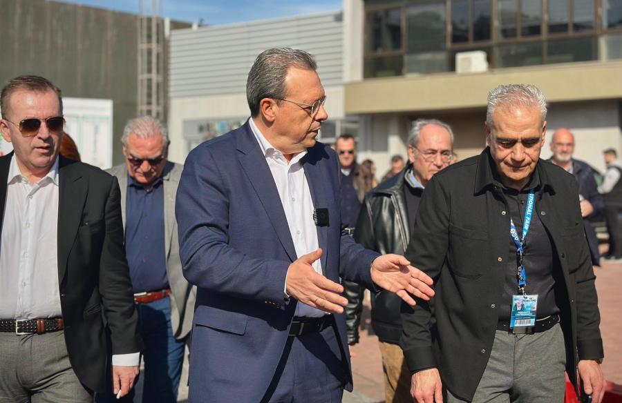 Επίσκεψη του Σωκράτη Φάμελλου στην έκθεση Zootechnia