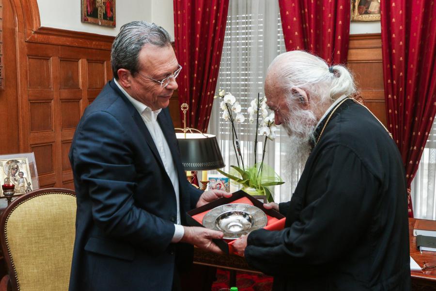 Ο Σωκράτης Φάμελλος και ο Αρχιεπίσκοπος Ιερώνυμος