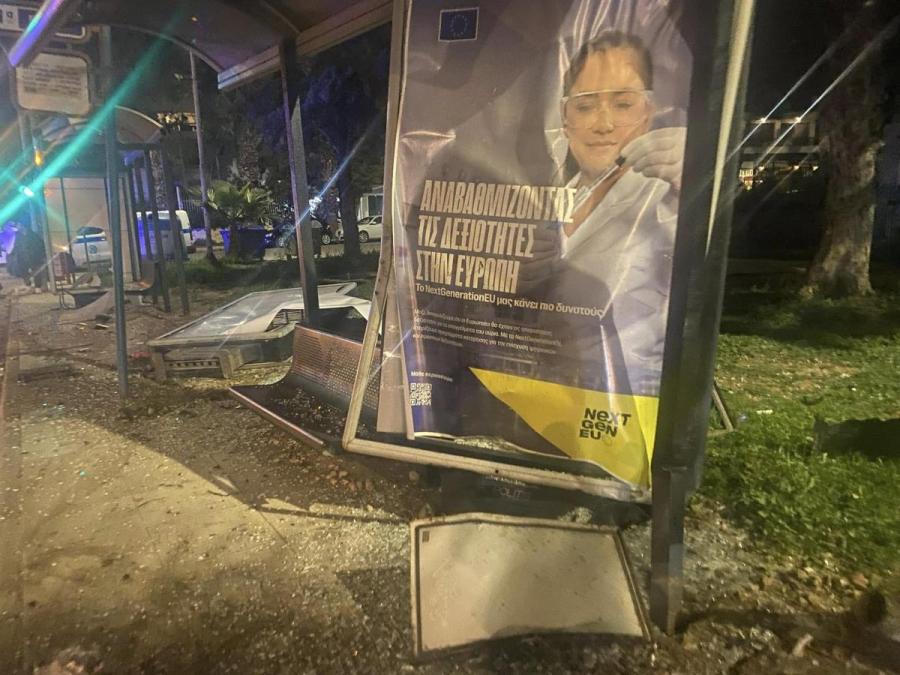 τροχαίο στην Γλυφάδα 5