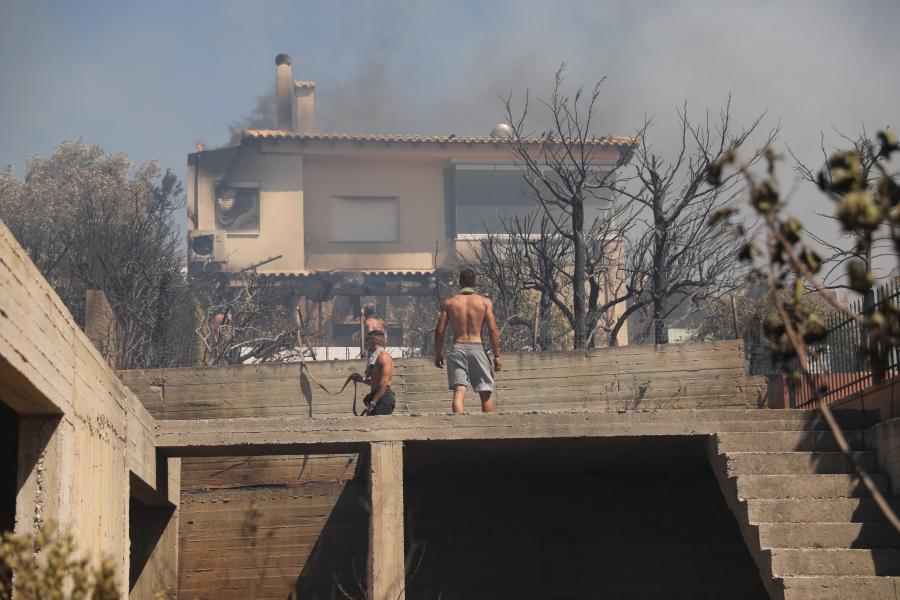 Φωτιά στην Παλαιά Φώκαια