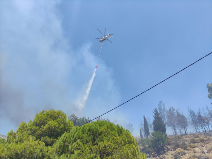 Φωτιά περιμετρικά της πόλης της Χίου