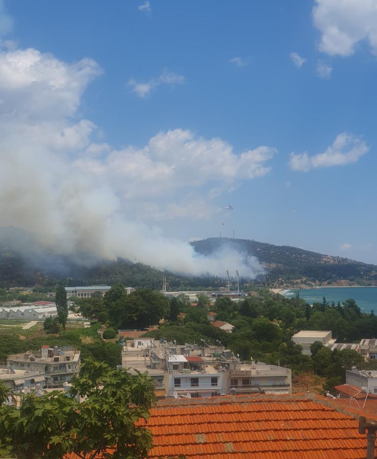 Φωτιά στην Άσπρη Άμμο Καβάλας