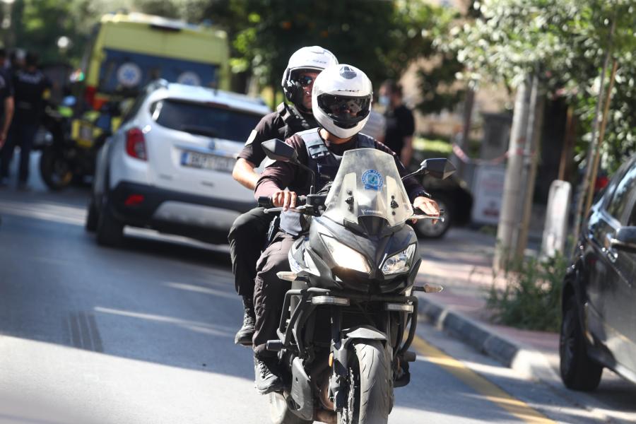 Αστυνομικοί σε μηχανή