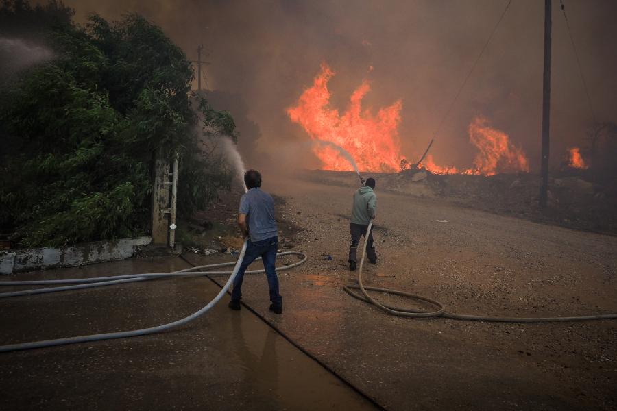 Πυρκαγιά στην Εύβοια στη θέση Παραγάλη ανάμεσα στα χωριά Τριάδα και Πισσώνα του Δήμου Διρφύων-Μεσσαπίων, Σάββατο 26 Ιουλίου 2025