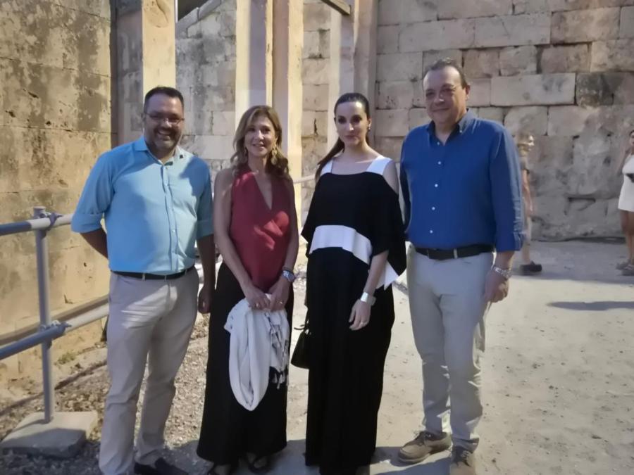 Ο Σωκράτης Φάμελλος και η Τατιάνα Παπαδοπούλου στην Επίδαυρο