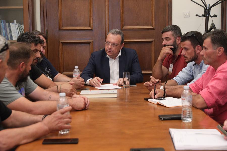 Συνάντηση του προέδρου του ΣΥΡΙΖΑ-ΠΣ, Σωκράτη Φάμελλου με κτηνοτρόφους