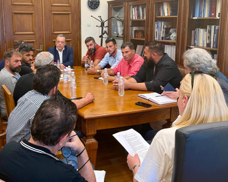 Συνάντηση του προέδρου του ΣΥΡΙΖΑ-ΠΣ, Σωκράτη Φάμελλου με κτηνοτρόφους