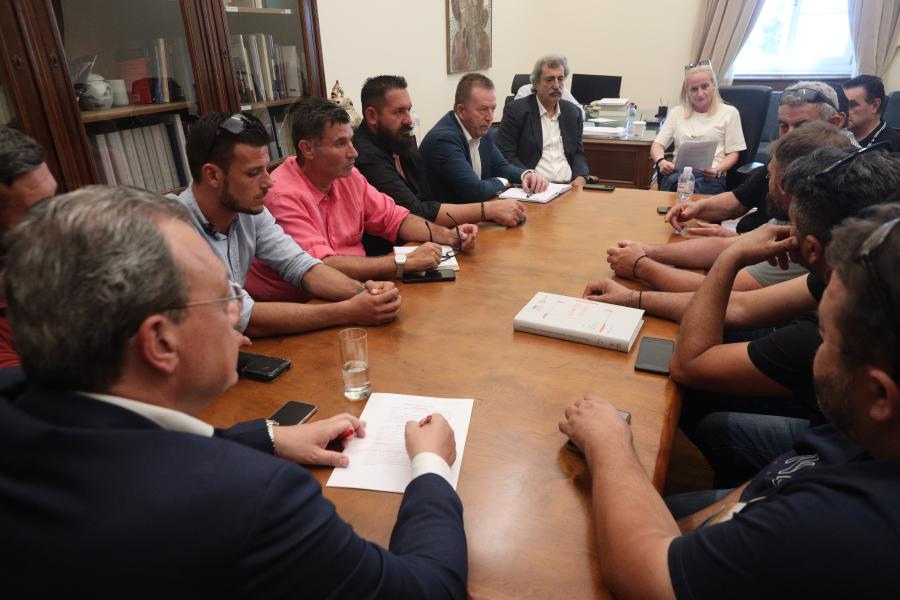 Συνάντηση του προέδρου του ΣΥΡΙΖΑ-ΠΣ, Σωκράτη Φάμελλου με κτηνοτρόφους