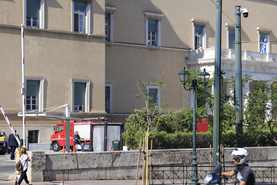 ύποπτος φάκελος Βουλή 1