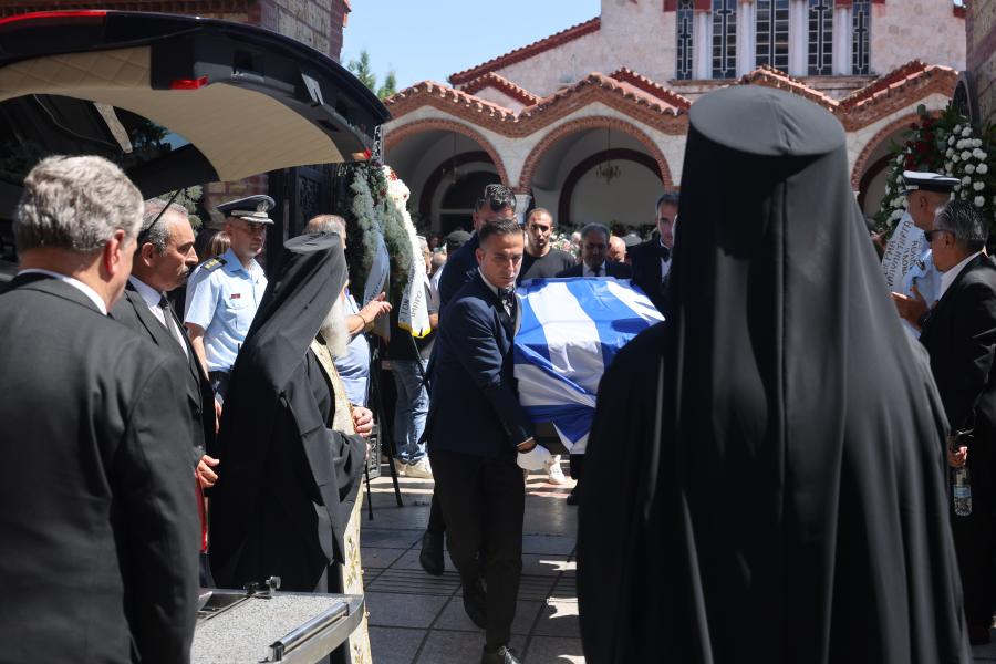 Η εξόδιος ακολουθία για τον εκλιπόντα γραμματέα της Κοινοβουλευτικής Ομάδας της Νέας Δημοκρατίας, Απόστολο Βεσυρόπουλο.