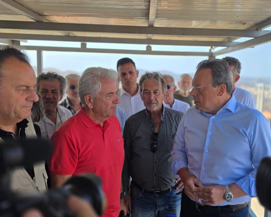Επίσκεψη Φάμελλου στις πυρόπληκτες περιοχές της Αττικής