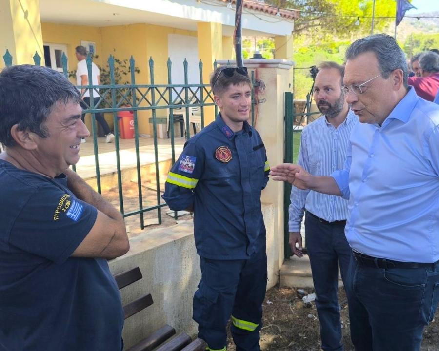 Επίσκεψη Φάμελλου στις πυρόπληκτες περιοχές της Αττικής