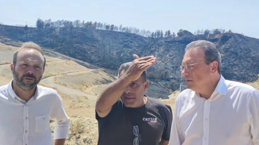 Επίσκεψη Φάμελλου στις πυρόπληκτες περιοχές της Αχαϊας