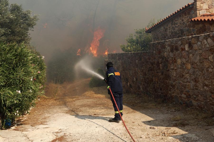 Φωτιά στην Κερατέα