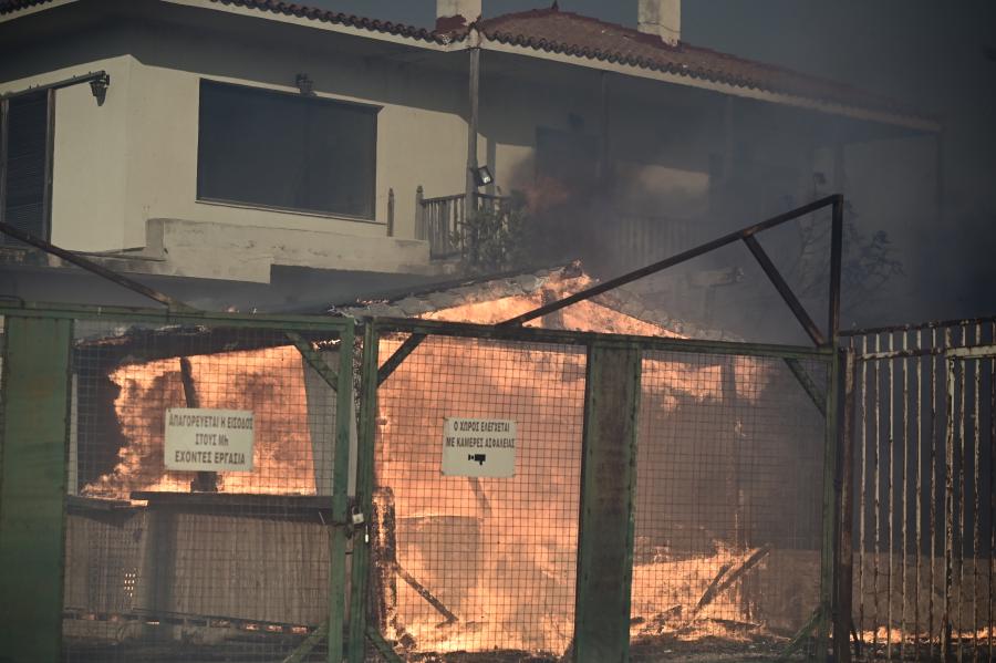 Φωτιά στην Κερατέα