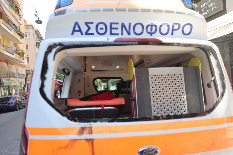 Ανατροπή ασθενοφόρου στο Γουδή