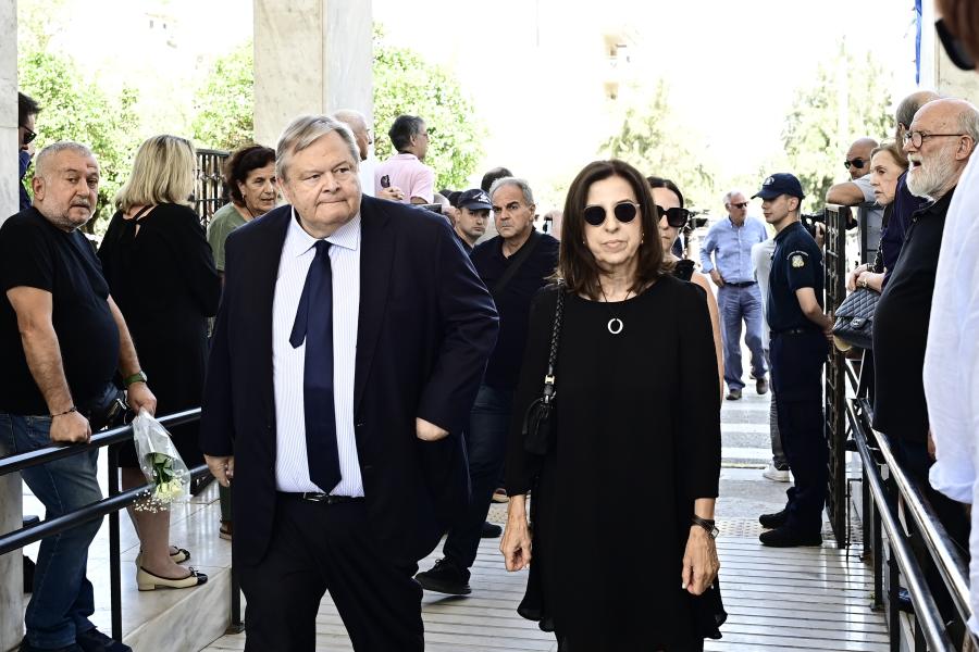 ΒΕΝΙΖΕΛΟΣ ΚΗΔΕΙΑ ΛΕΝΑΣ ΣΑΜΑΡΑ