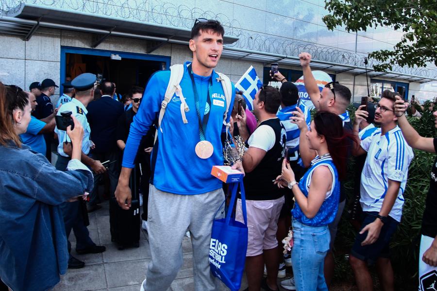 άφιξη εθνικής 4
