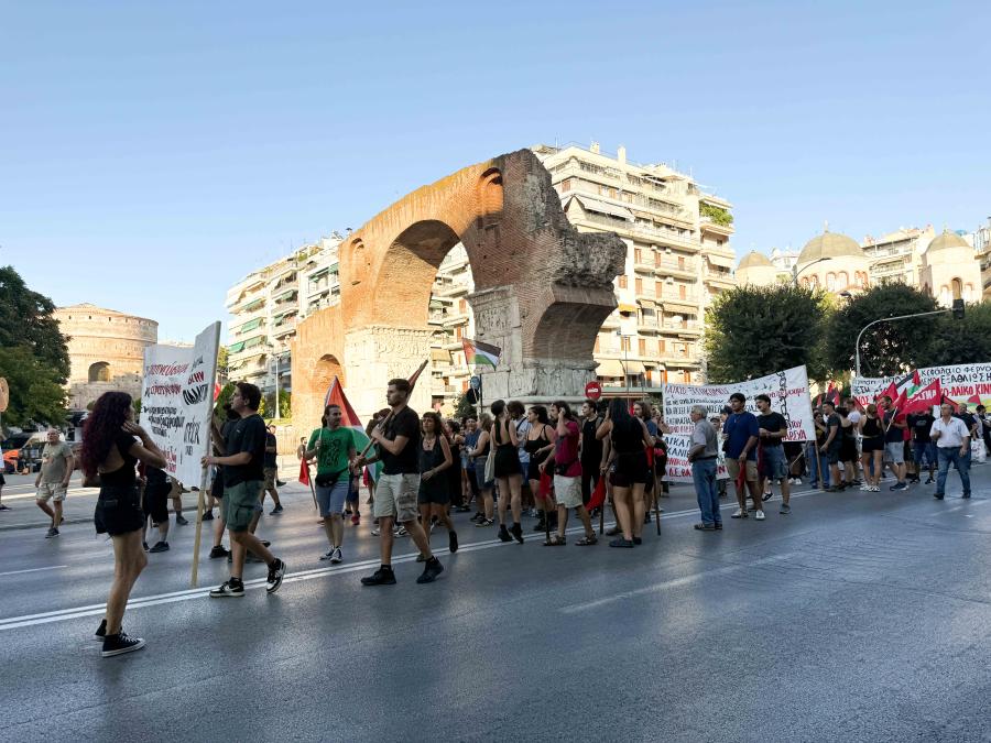 Συγκέντρωση για τους 57 νεκρούς της σύγκρουσης των αμαξοστοιχιών στα Τέμπη