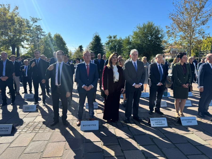 Ο Βασίλης Κόκκαλης στις εκδηλώσεις για την 28η Οκτωβρίου στη Λάρισα