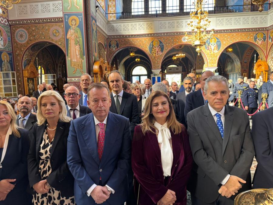 Ο Βασίλης Κόκκαλης στις εκδηλώσεις για την 28η Οκτωβρίου στη Λάρισα