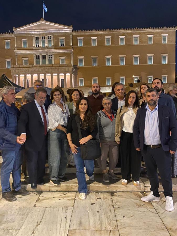 Αντιπροσωπεία του ΣΥΡΙΖΑ-ΠΣ στο Σύνταγμα στο πλευρό του Πάνου Ρούτσι