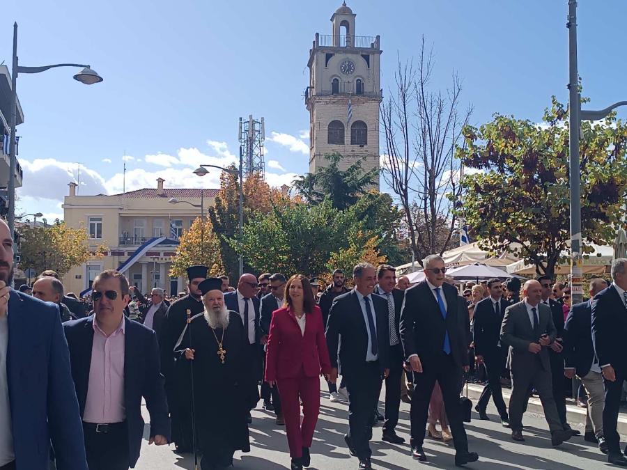 Η Καλλιόπη Βέττα στις εκδηλώσεις για την 28η Οκτωβρίου στην Κοζάνη