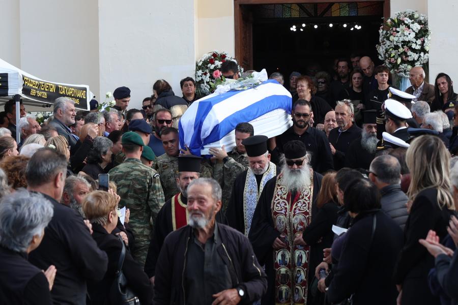 Κηδεία του 19χρονου Ραφαήλ που σκοτώθηκε στο πεδίο βολής στη Ρόδο
