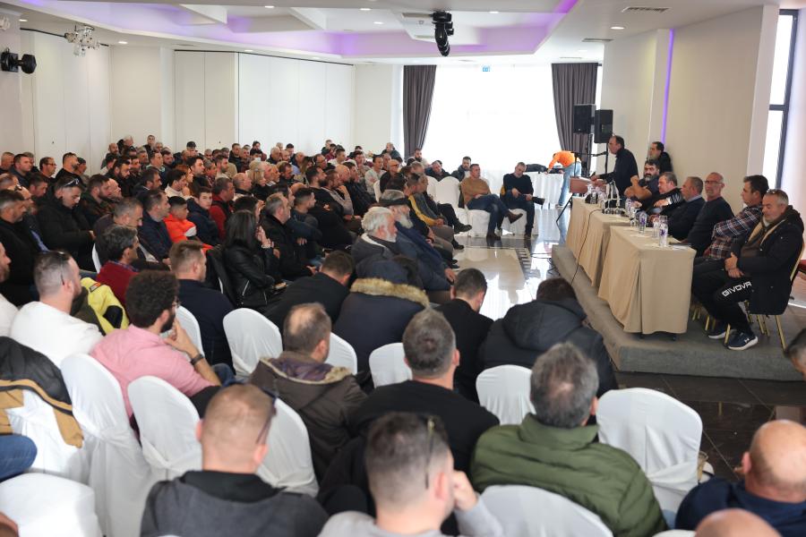 Πανελλαδική συνέλευση αγροτικών μπλόκων στις Σέρρες