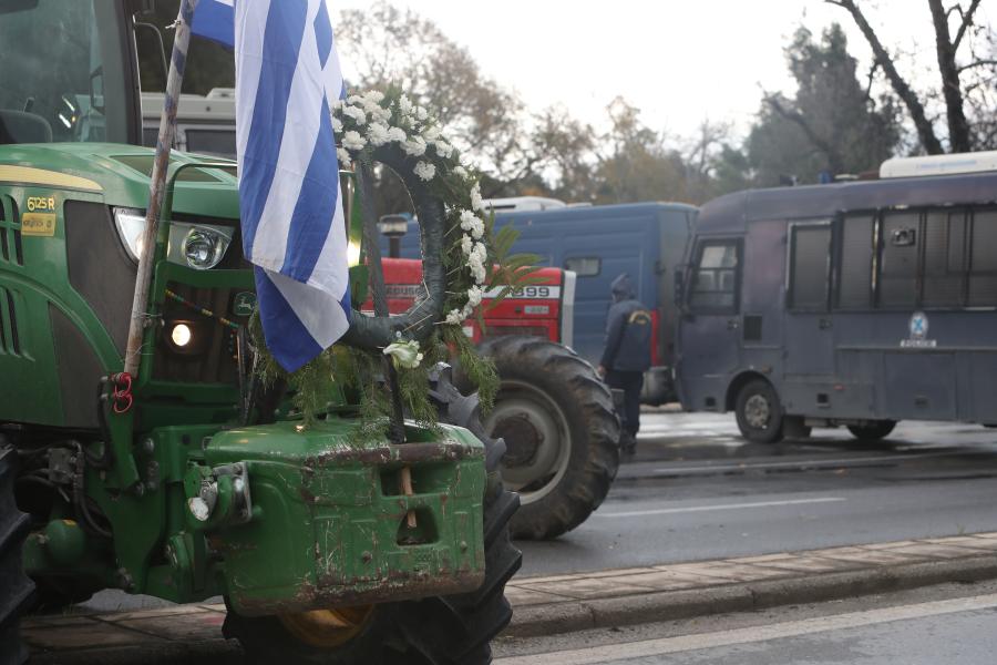 αγρότες - πράσινα φανάρια αεροδρόμιο 1